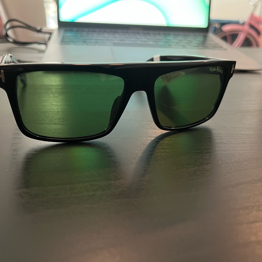 Tom Ford sunglasses flawless not even a fingerprint! Tom Ford FT0999.